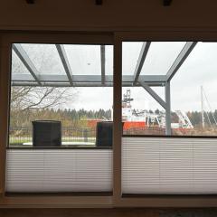 Das Weichenhaus direkt am Nord-Ostsee-Kanal