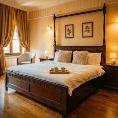 Joy City Stay - Luxurious Suite in Timisoara with Hot Tub & City Views