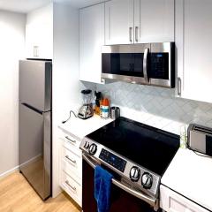 Great 2 Bedroom and 2 Bathroom Apartment in Marina