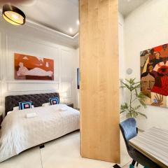 Magnificent 3BR w Balcony by the Parliament