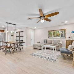 Beach Getaway Townhome Walk to Beach & Downtown