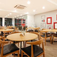 Super Townhouse THE CINCO HOTEL NEAR ESI HOSPITAL ( SR NAGAR)