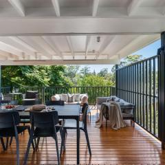 Mollymook Golden Sands - timeless 5 BR beach house