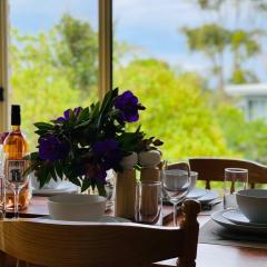 Beach Dreaming - coastal retreat walk to beach