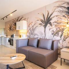 Cozy Luxe Retreat Stylish 2 Sleeper Apartment