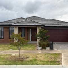 Stunning 4 X Bed Holiday Home In Kalkallo!