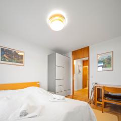 Top 121 qm - 1,300 sq ft 4room apt - 20 min to City Center - Alpview - Munich panoramic view - 10th floor