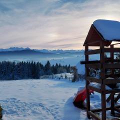 Domek Wichrówka z widokiem na góry