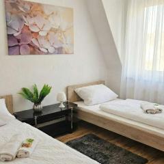 FeWocation Bremerhaven - 2 BR - Space for 6 - Near Harbor