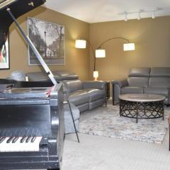 Contemporary Home on Luxurious Estate