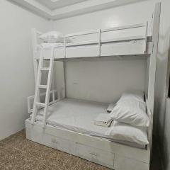 Duck and Drift Hostel - A sleeper Hostel