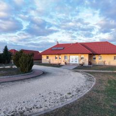 Bencsik Tanya Szentkirály - Szálláshely & Rendezvényház