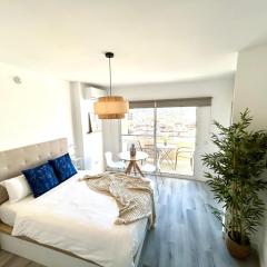 Beachside studio by 10Tosea