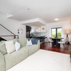 Copperstone Corner, Richmond