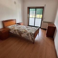 Quarto de Solteiro com varanda centro de Viseu