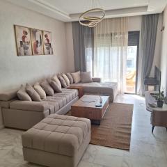 Cozy 2-bedroom apartment, pool view with beach access