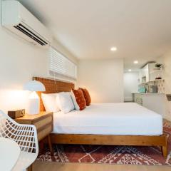 THE JUNI Studio Surf Paradise in Heart of Cocoa Beach