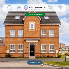 Detached House in Brooklands - Prime Location - Driveway Parking, Self-Check-In, Fast WiFi and Smart TV by Yoko Property