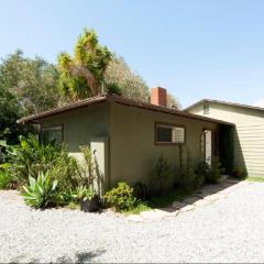 30 PCT OFF! Malibu Serene Cottage with King Bed, Beach, BBQ