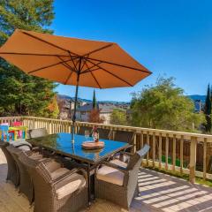 Cozy Autumn Escape - Yard Games & Hill Views