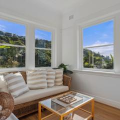 Blu Ocean Views Collaroy - Sunroom & BBQ