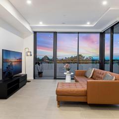 Bright 2BR Near Olympic Park with Parking