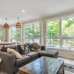 Lakefront Muskoka Cottage with Fire Pit and BBQ