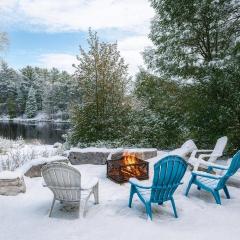 Lakefront Muskoka Cottage with Fire Pit and BBQ
