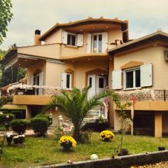 Tzelak Village House