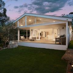 'Beachstone'- Soulful Seaside Escape Near the Sand