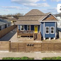 Central Houston Stay with Easy City Access