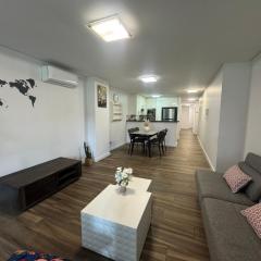 Well Located 2BR Apt with Parking & DarlingHarbour-10 mins walk