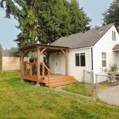 2 bed 2 bath Maplewood Stunning Home