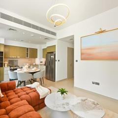 Elegant 4BR I Santorini-Style I Sunsets & Comfort