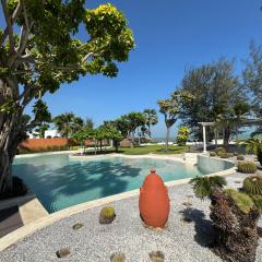 Hua Hin Beach Front Condo - Med style Suite Room