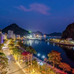 Cat Ba Emerald Lake View