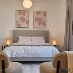 Comfortable & Stylish, Steps from F1 Arena!