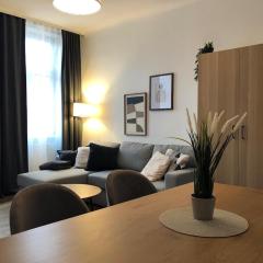 New Urban Chic with free parking near subway