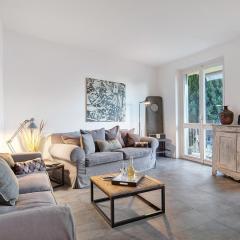 Charming Lake View Bellagio