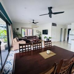 de BARREL - on Lake Bennett