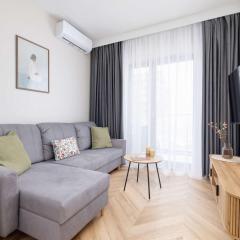 Stylish Apartment in a Modern Development 800 m from Spodek by Noclegi Renters