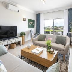 Fairview Golfside Apartment at Boavista
