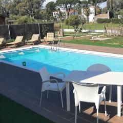 Chalet con Piscina Privada, Jardín y Gran Capacidad 18 personas