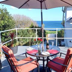 Blue Hills Luxury Apartment, Bay Front with Parking