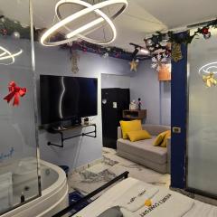 Luxury 1BD Studio wz Jacuzzi 5min to Airport, Massager