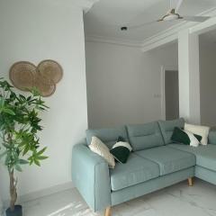 Central apartment South La