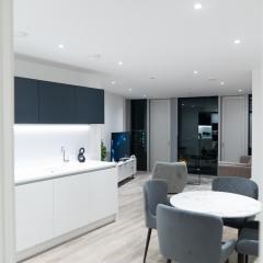 Modern 2 Bed Penthouse with Stunning views in Manchester City Center
