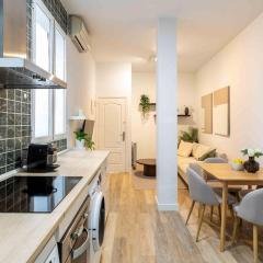 Bright & Spacious 2-BD Apartment in Chueca