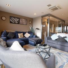 Stunning Swansea Marina beach house with sea views