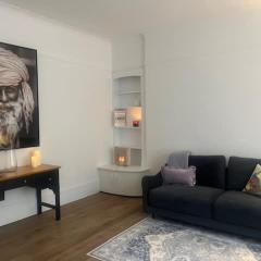 Elegant 2-Bed Flat in Shenfield